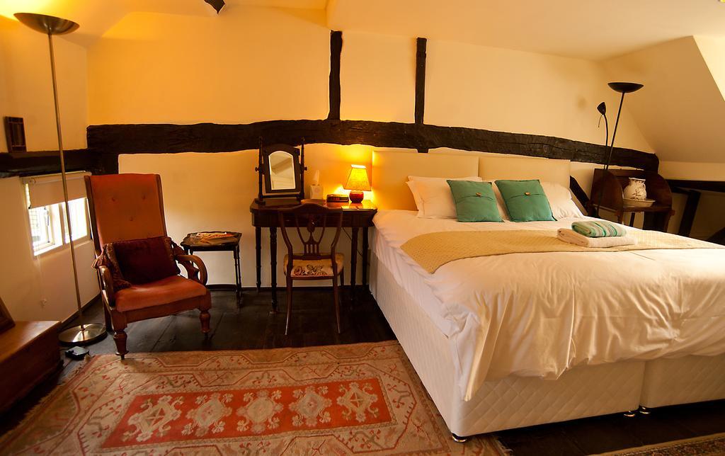 The Old Stables B&B Winslow Номер фото