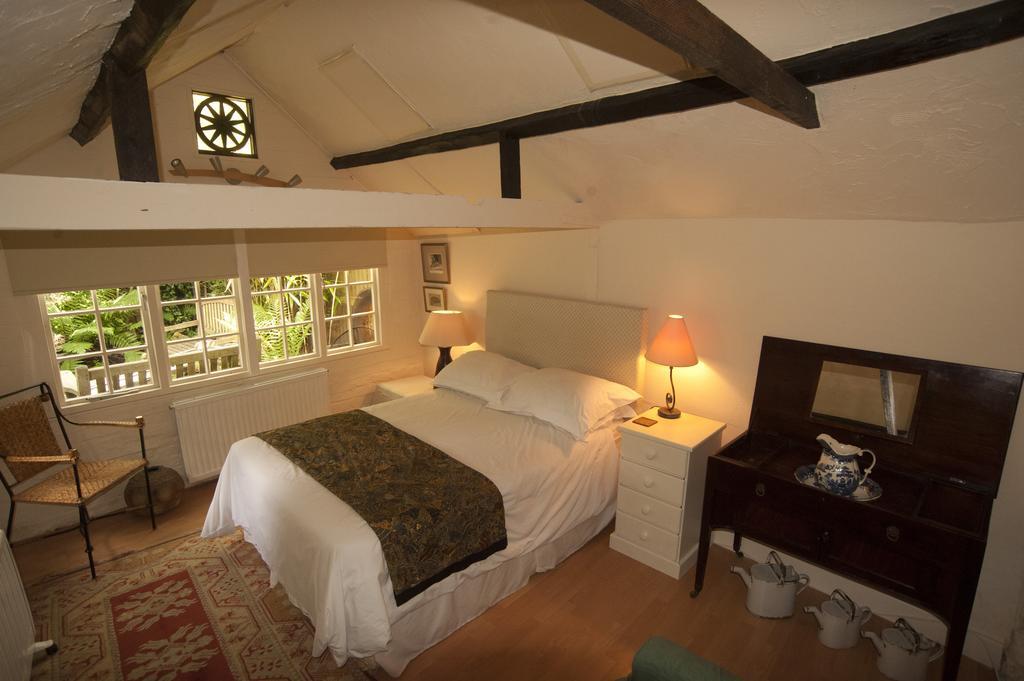The Old Stables B&B Winslow Номер фото